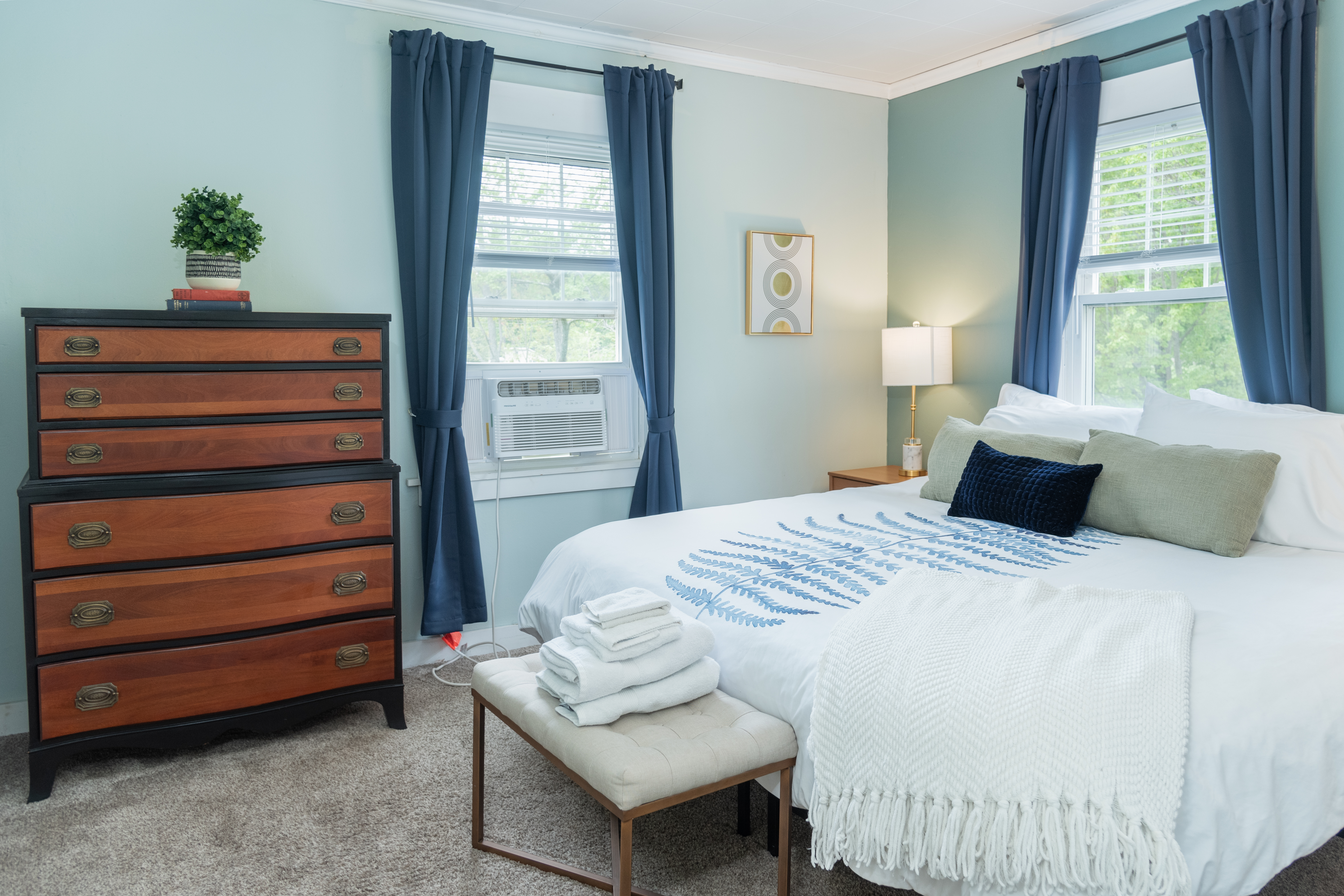Master bedroom king bed
